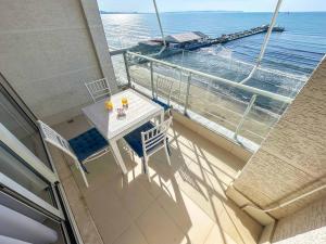 Azure Coast Suite C27