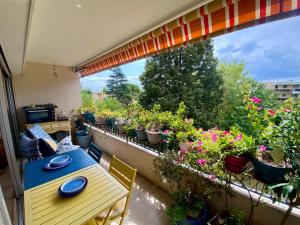 La Chouette 2p Villeneuve- AC Parking near sea