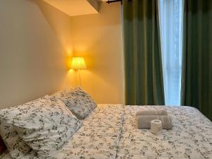 Tropical 1BR Uptown Parksuites BGC with Netflix 200mbps