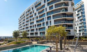 Ellipse Waterfall Executive Apartment