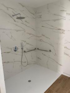 Apartamentos El Yunque- Solo Familias