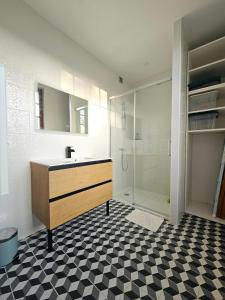 La Jolie Turquoise, Etretat