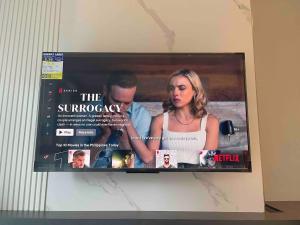 Lux 1BR Uptown Parksuites BGC 200mbps SmartTV