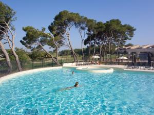 Charming apartment with dishwasher in Saumane de Vaucluse