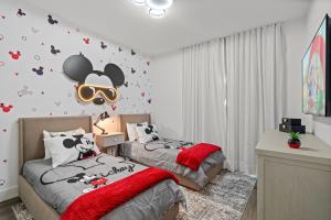 Disney Luxury Townhouse with Private Pool Themed Bedrooms. Book Now DP65