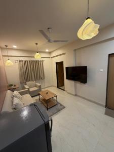 The Cozy Cove , Modern 1BHK near Nipania Indore