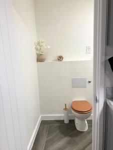 Maidstone town centre, 1 min from train station