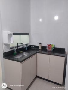 Kitnet Br 381 em frente Partagem shopping