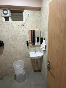 The Regal Roof ,Modern Stay for Families & Couples