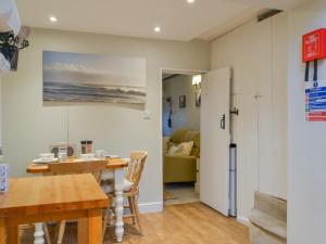 Seashell Cottage - Uk48616