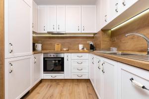 The Modern Wood Suite