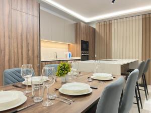 Luxury 3BR Apartment in Sliema Steps from Balluta Bay