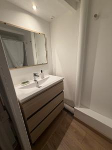 Wood vibes studio mezzanine - centre Écusson