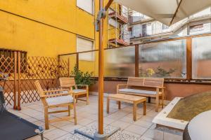 CINEMA Airport 6 MINUTE warmed Idropool and patio