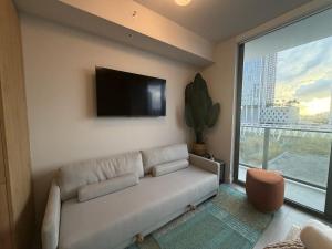 Luxury Downtown Miami Rooftop Pool & Views