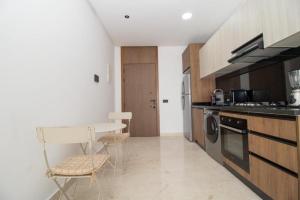 Bright Cozy Escape Walk to CFC Self Check-in