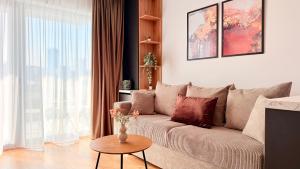 Skyline Glow - Chic 1BR Northern Business Hub Area