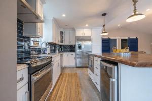 Peaceful Cove Dock Lakehouse