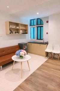 LeoJ Hotel & Apartment