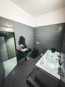 December homestay studio 102