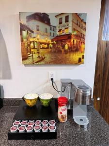 Near Yonge Finch Subway Station spacious two-bedroom suite, Free Parking