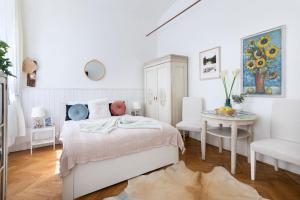 Apartment in the center of Prague near the river