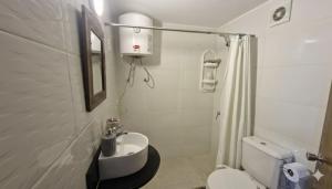 Amplio Apto en Cordón con Garage y Zona de Juegos