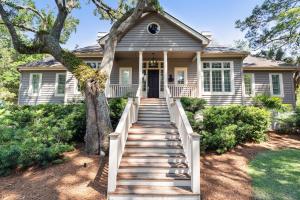 281 Governors Drive