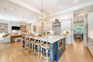 281 Governors Drive