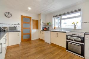 3 Bed in Stratford St. Andrew oc-swint