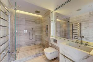 Buckingham Palace Road Luxe Residence