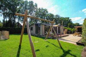 Luxe 8-Persoons Veluwe Wellness Chalet met Privé Jacuzzi & Sauna - Gemeenschappelijk Zwembad - Voorthuizen