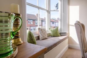 Stylish 2-Bed Apartment with Sea Views, Aldeburgh