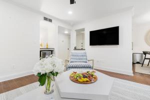 5537 Green Dolphin Way