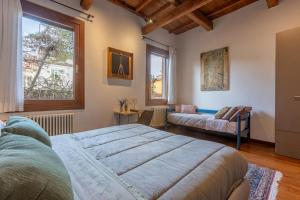 GuestHost - La Casa nel Pineto with Pool & Parking