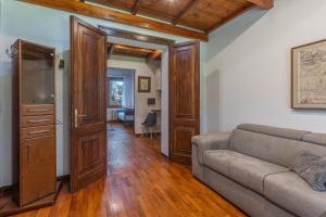 GuestHost - La Casa nel Pineto with Pool & Parking