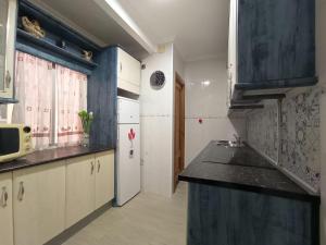 "Perfecto para Semana Santa" Sevilla Gateway a 10 min Sevilla y cerca aeropuerto con 6 camas y sofá cama