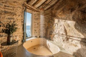 Villa Eugenia -Pool e Garden Retreat in Como lake