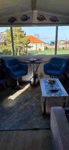 Sea view holiday home with accessible ramp and WiFi