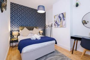 Beautiful 4BD Home, Sleeps 8, Parking, Manchester, Perfect for Groups