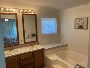 High Plains Hideout 3 bedrooms 2 Baths