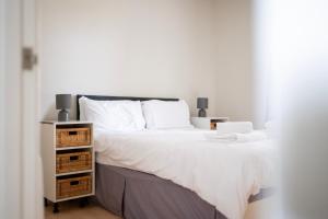 Lombard Hide Away
