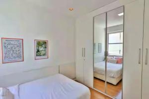 Apartment with air conditioning 2 blocks from Leblon Beach
