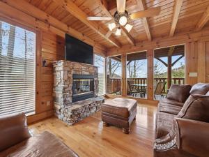 My Happy Place | Cozy Pigeon Forge Cabin Retreat