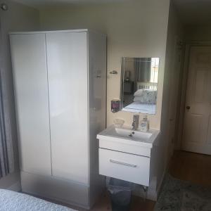 Eask View Dingle - Room Only