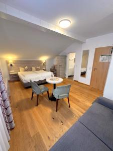 Deutsches Haus Hotel Restaurant Gastwirtschaft Biergarten am Radweg Bermuthshain