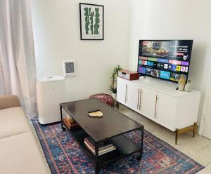 DTLB Studio Queen Bed Parking 1 mi Ocean Conv Ctr