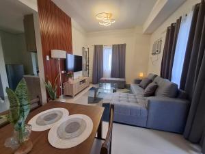 TWIN LAKES TAGAYTAY BELVEDERE condo apartment with Over-looking