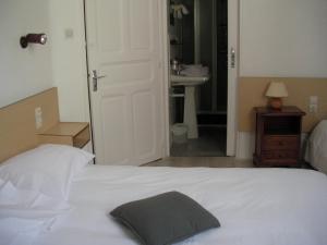 Hotels Hotel De La Poste : Chambre Triple