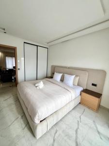 Aube Hivernage Design Apartment with Pool